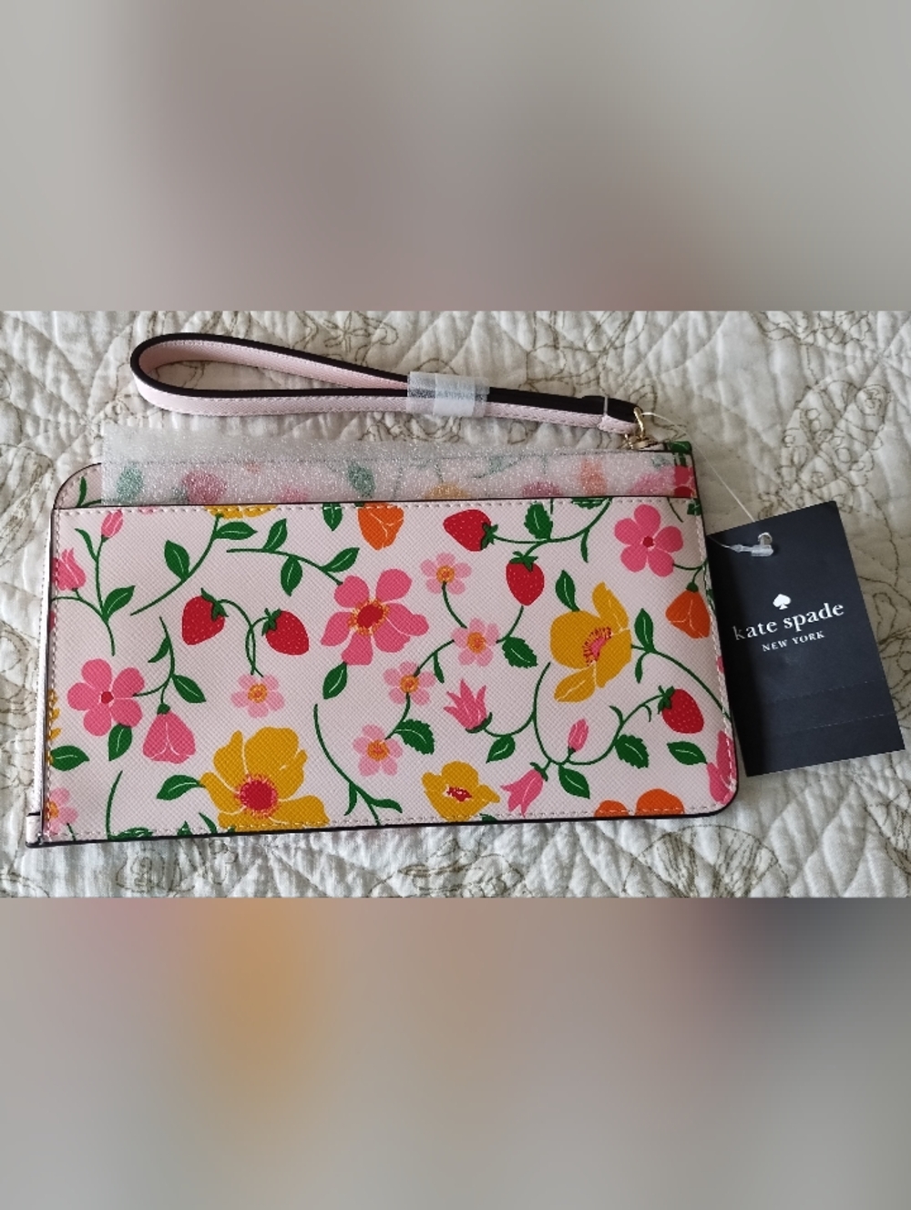 NWT Kate Spade Strawberry Garden Wristlet - Picture 2 of 2